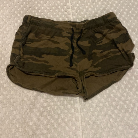 Camo shorts - Picture 1 of 1